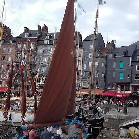 La Fleur D Honfleur Avec Son Parking Apartment Exterior photo