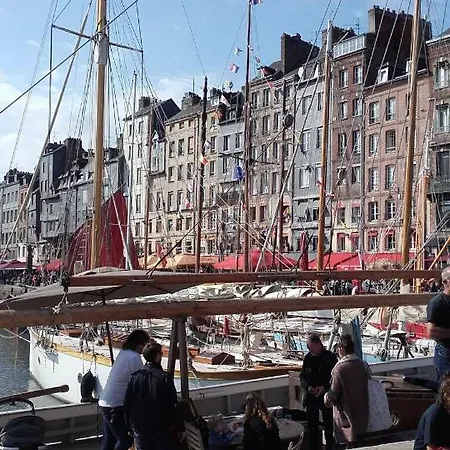 La Fleur D Honfleur Avec Son Parking Apartment Exterior photo